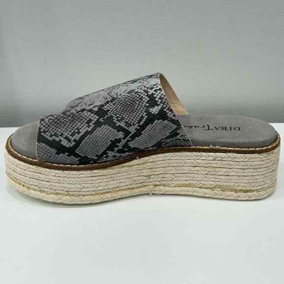 Diba True Demi Chase Size 7 Snake Print Gray Wedge Sandal Espadrille New In Box - Picture 2 of 9